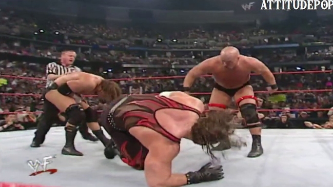 Para el recuerdo: El día que Stone Cold y Triple H destruyeron a Undertaker y Kane