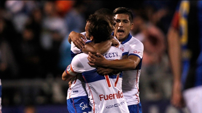 José Pedro Fuenzalida remató en el área para poner en ventaja a la UC ante Huachipato