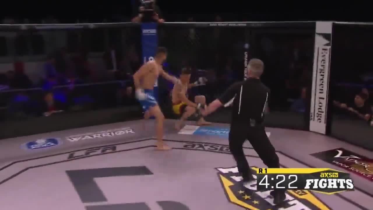 Peleador de MMA Jerome Rivera se dislocó un codo en el primer asalto de su combate