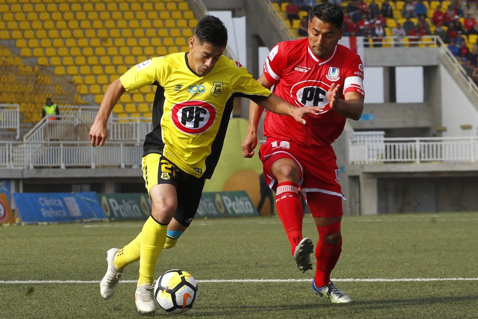 Unión La Calera se repuso a una expulsión y venció en el epílogo a San Luis