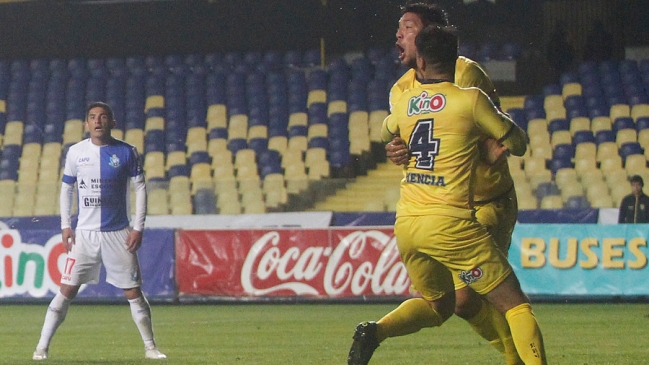 Sergio Vittor de cabeza puso en ventaja a Universidad de Concepción frente a Antofagasta