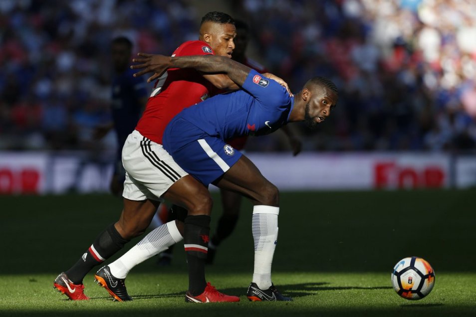 Chelsea amargó el final de temporada de Alexis tras ganarle la FA Cup a Manchester United