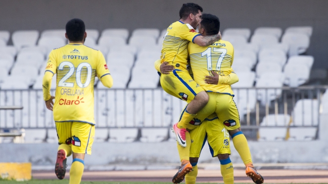 Francisco Venegas aumentó la cuenta para Everton ante Antofagasta