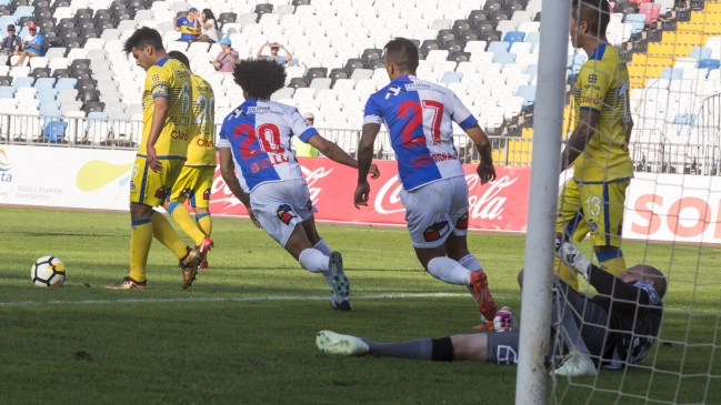 Eduard Bello descontó para Antofagasta ante Everton