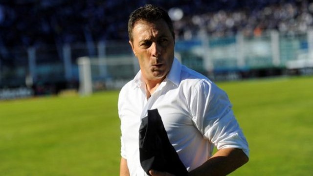 Ronald Fuentes: La reestructuración del plantel y la renovación de jugadores dependen de Kudelka