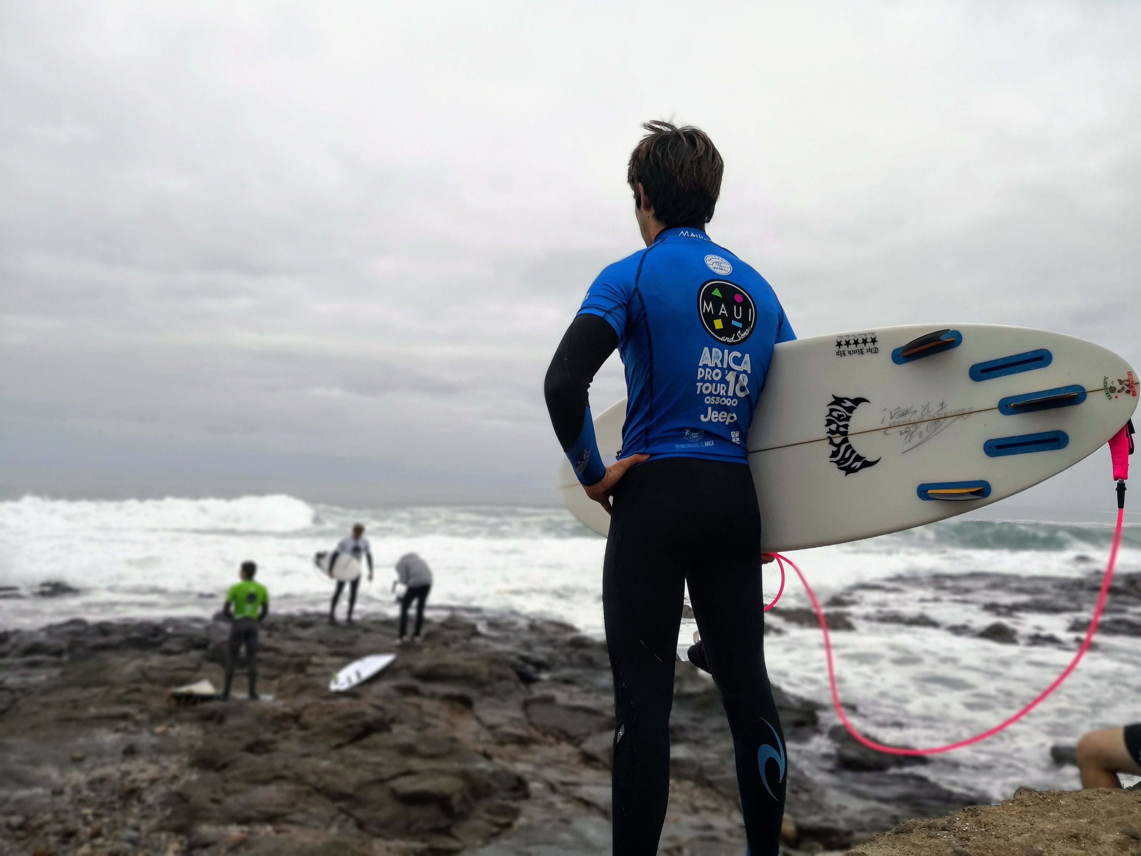 Surf: Con alta convocatoria chilena arrancó el Maiu and Sons Arica Pro Tour 2018
