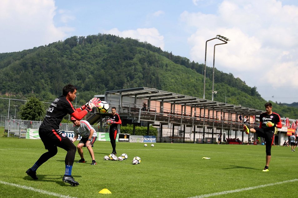 La selección chilena cumplió su sexta práctica en Graz