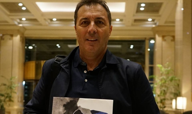 La llegada de Frank Kudelka a Chile para asumir en la U