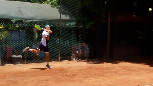 Juan Carlos Sáez ganó duelo de chilenos y avanzó a cuartos en Argentina