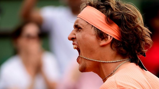 Alexander Zverev tuvo sufrida remontada ante Damir Dzumhur en Roland Garros