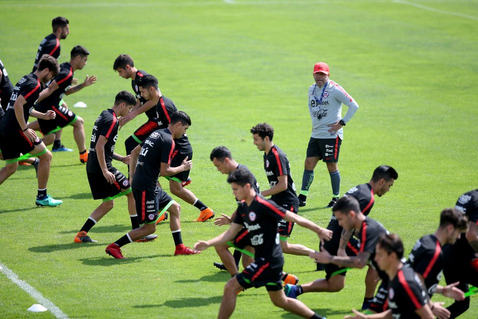 La selección chilena vivió una nueva práctica en Austria con miras al amistoso ante Serbia
