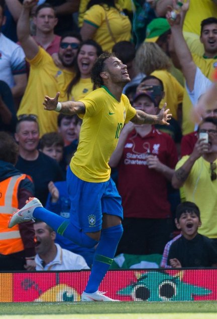 Neymar retornó a las canchas a 11 días del Mundial en el triunfo de Brasil ante Croacia