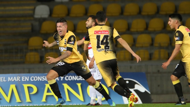 Coquimbo Unido derrotó a San Marcos y metió presión en el liderato de la Primera B