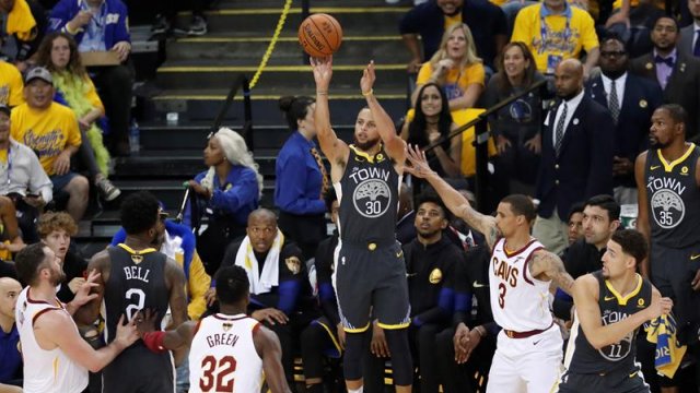 El show de Stpehen Curry en el segundo partido de las Finales de la NBA