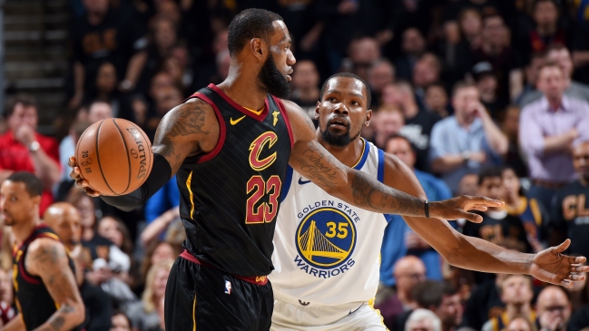 Golden State quedó a un paso del título tras batir a Cleveland en la tercera final de la NBA