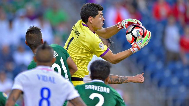 Lampe realizó un espectáculo de atajadas en el amistoso de Bolivia contra Corea del Sur