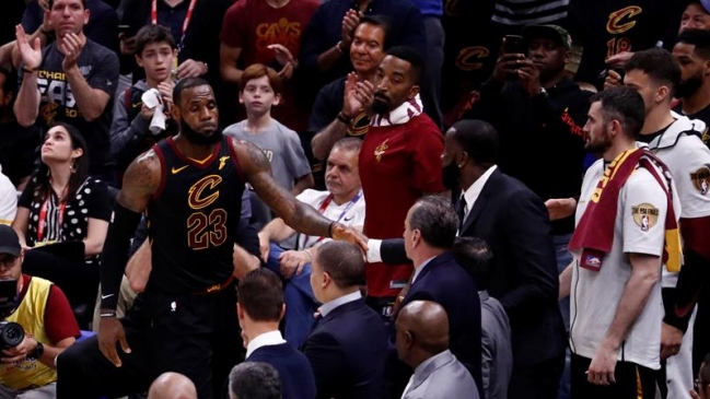 El enorme gesto de LeBron James en la final de la NBA