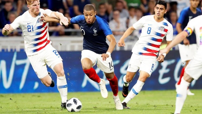 Estados Unidos sorprendió e igualó ante la mundialista Francia