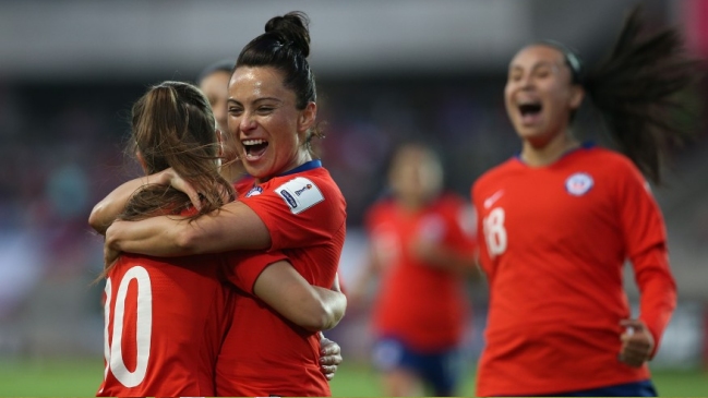 La selección chilena femenina disputa un duelo amistoso ante Costa Rica en Rancagua