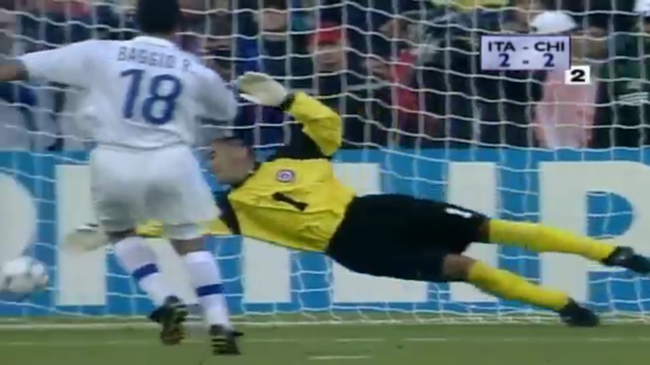 Roberto Baggio anotó de penal el empate de Italia ante Chile