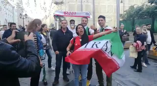 Hinchas de Irán ya se instalaron en Moscú