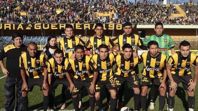 Fernández Vial festejará sus 115 años de historia ante Peñarol y homenajeará a Nelson Acosta