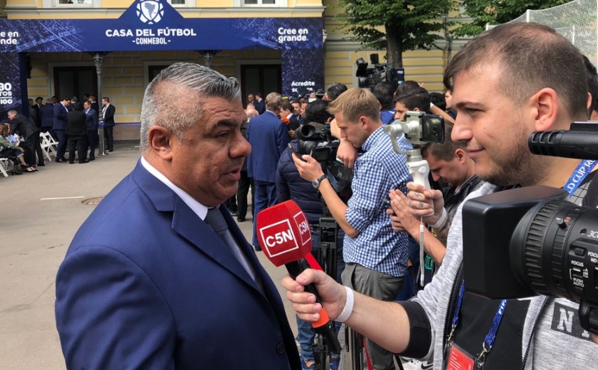 Presidente de AFA “solidarizó” con su par de la Federación Española