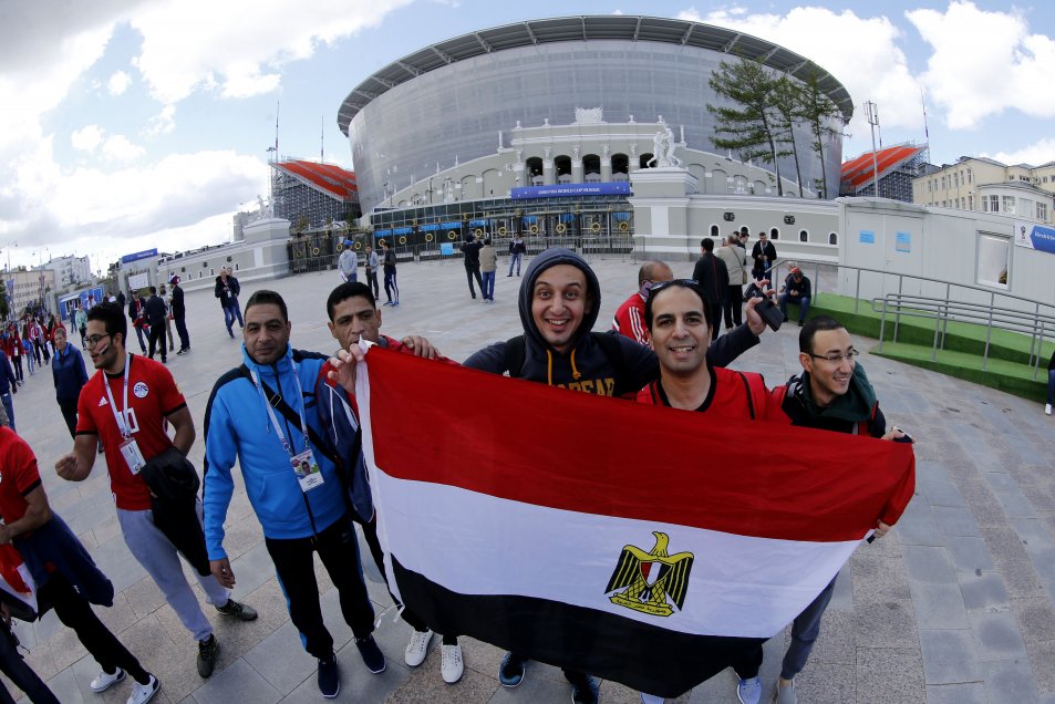 Hinchas uruguayos y egipcios llegaron al Ekaterimburgo Arena para el debut en Rusia 2018