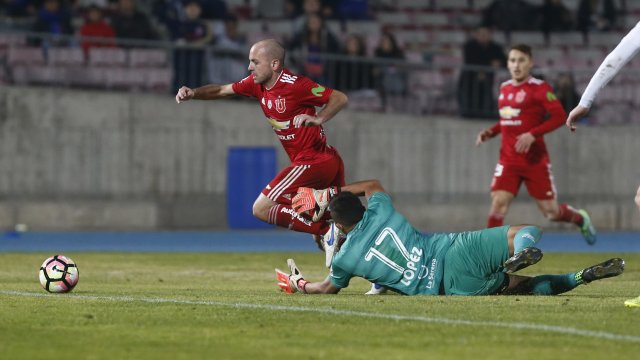 La U encontró la segunda ventaja sobre La Serena con una notable acción de Lorenzetti