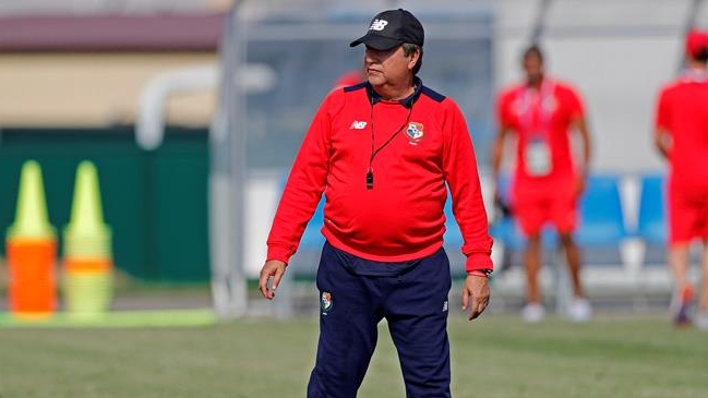 “Bolillo” Gómez confirmó a Cooper de titular y avisa: Si clasificamos, me tomo dos botellas de vodka