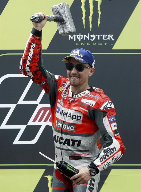 Jorge Lorenzo conquistó su segundo triunfo de Moto GP esta temporada en Cataluña