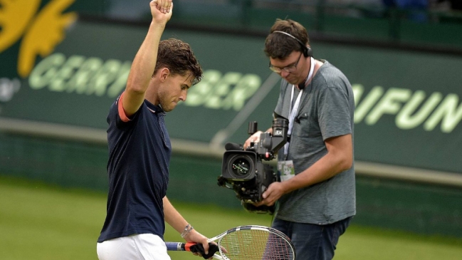 Dominic Thiem tuvo un exitoso debut en el pasto de Halle