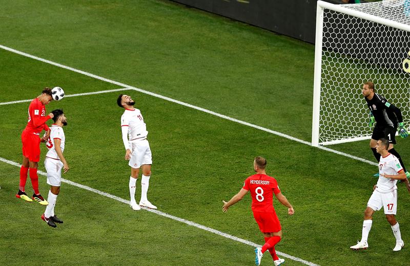 Harry Kane comandó victoria de Inglaterra ante Túnez bajo invasión de mosquitos en Volgogrado