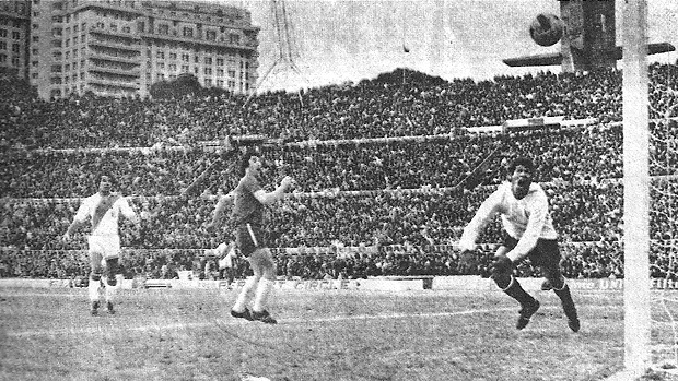 “Kiosquito del Maestro”: ¿Gol de Rogelio Farías o Carlos Reinoso?