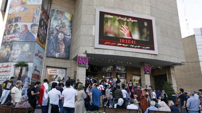 Mujeres y hombres verán por primera vez juntos un partido en el estadio de Teherán