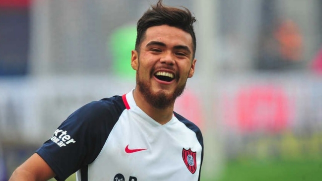 Paulo Díaz se divirtió como “reportero gráfico” en el entrenamiento de San Lorenzo