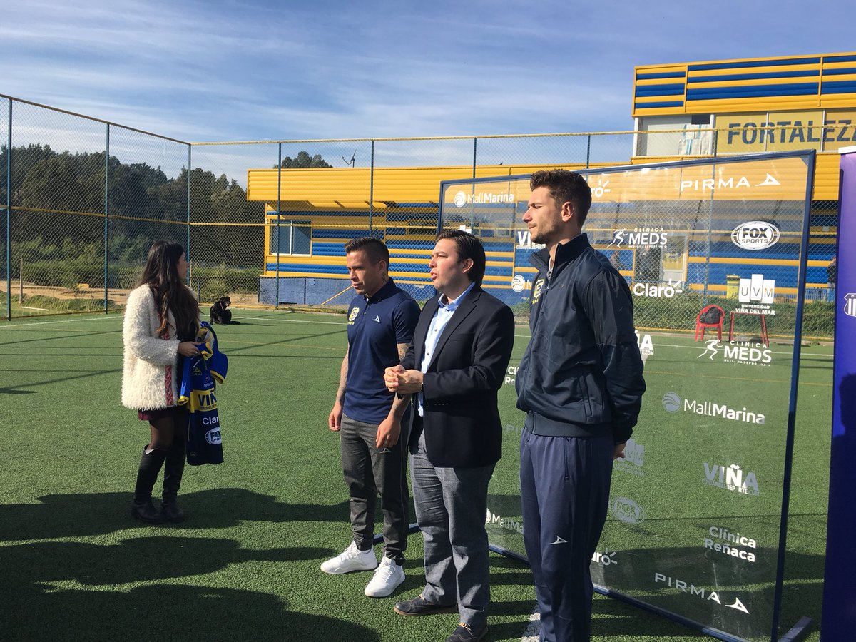 Everton presentó a dos refuerzos y enviará a préstamo a Eduardo Lobos