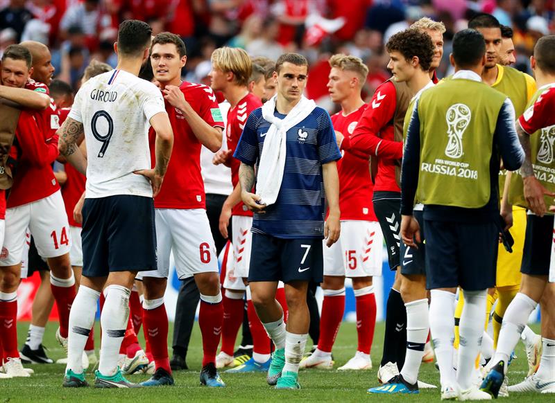 Dinamarca clasificó a octavos ante Francia en el primer empate sin goles de Rusia 2018