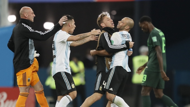 Los seleccionados argentinos se desahogaron cantando tras el paso a octavos en Rusia 2018