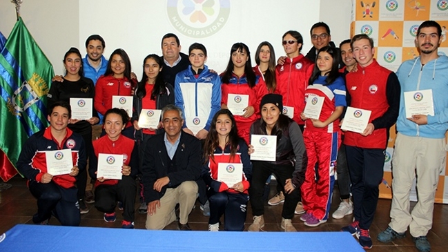 Atleta paralímpico destaca entre deportistas que recibieron beca comunal en La Florida