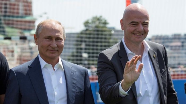 Gianni Infantino defendió otra vez el VAR por ayudar al fútbol a ser “justo y transparente”