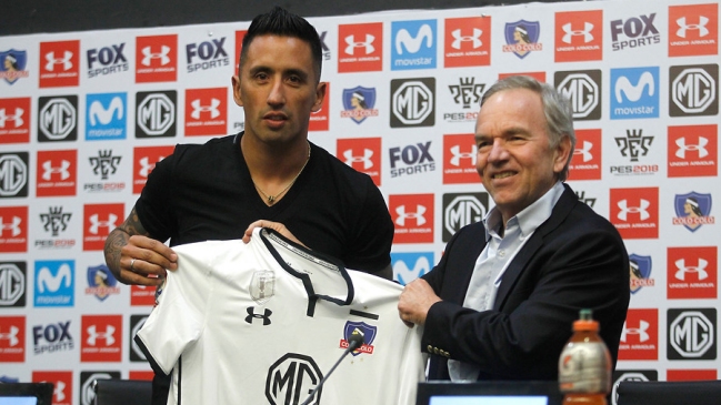 Lucas Barrios en su presentación: Volver a Colo Colo es un sueño hecho realidad