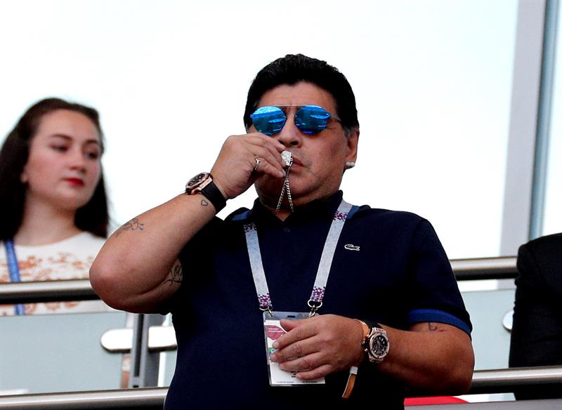 Maradona vivió con mesura y hasta fue condecorado en eliminación de Argentina ante Francia