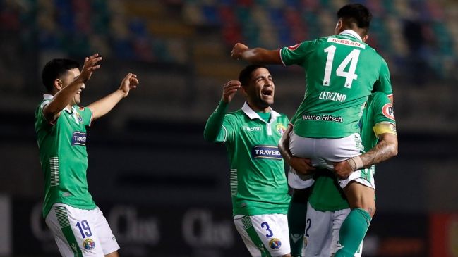 Iván Ledezma puso en ventaja a Audax Italiano sobre Huachipato con un impecable tiro libre