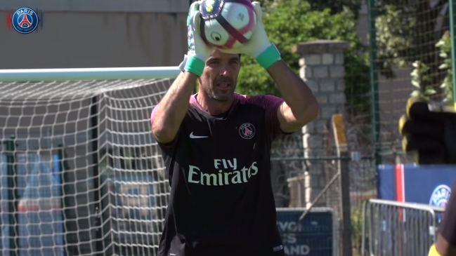 Así fue el primer día de Gianluigi Buffon en PSG