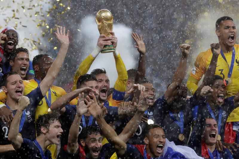 ¡Allez la France! La celebración francesa con la Copa del Mundo en el fin de Rusia 2018