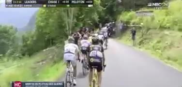 El impactante “vuelo” de un ciclista en medio del Tour de Francia