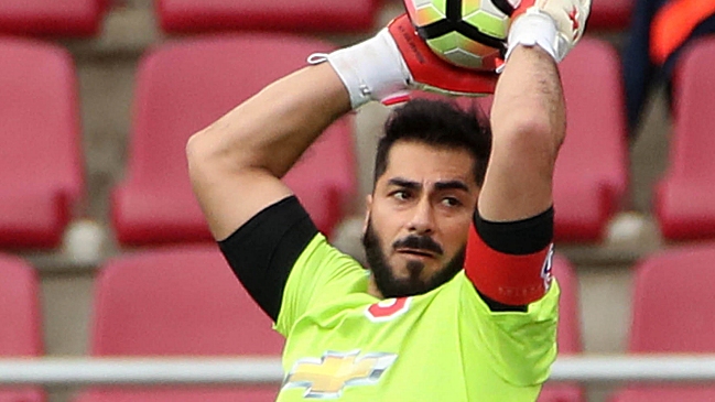 Johnny Herrera se acordó de Miguel Riffo con la lesión de Beausejour ante Cobreloa