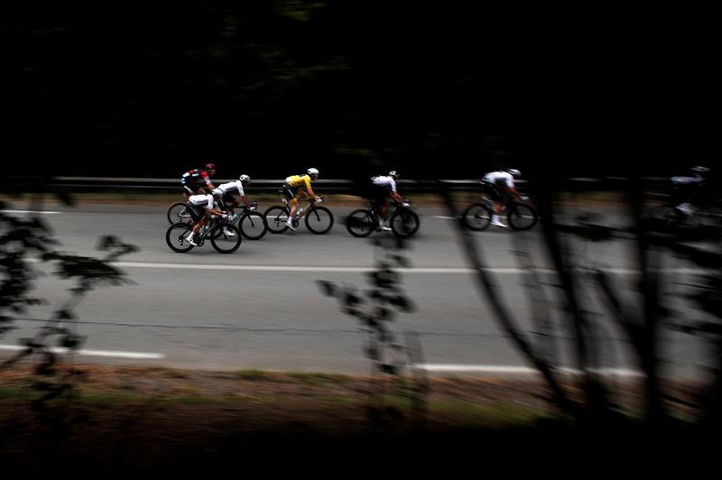 La etapa 13 del Tour de Francia dejó nuevas y espectaculares postales.