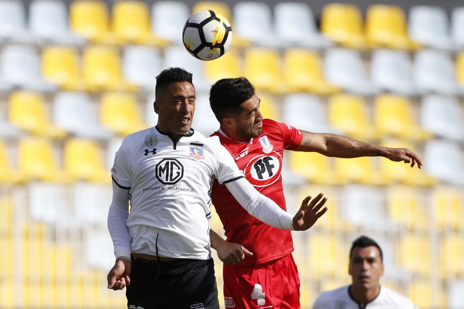 ¡Barrios y Paredes! Colo Colo doblegó a U. La Calera con goles de sus estrellas